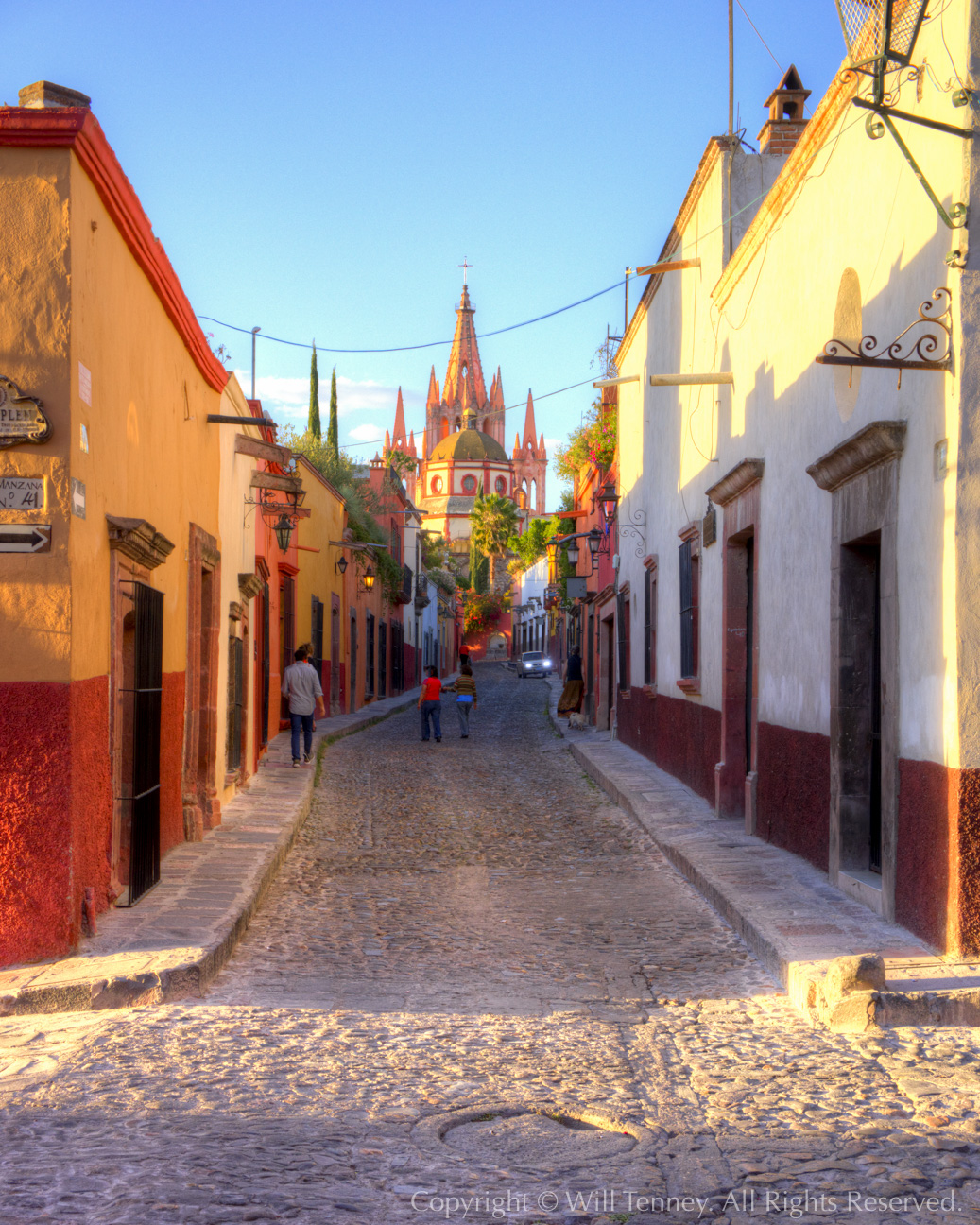 Calle Aldama: Photograph by Will Tenney