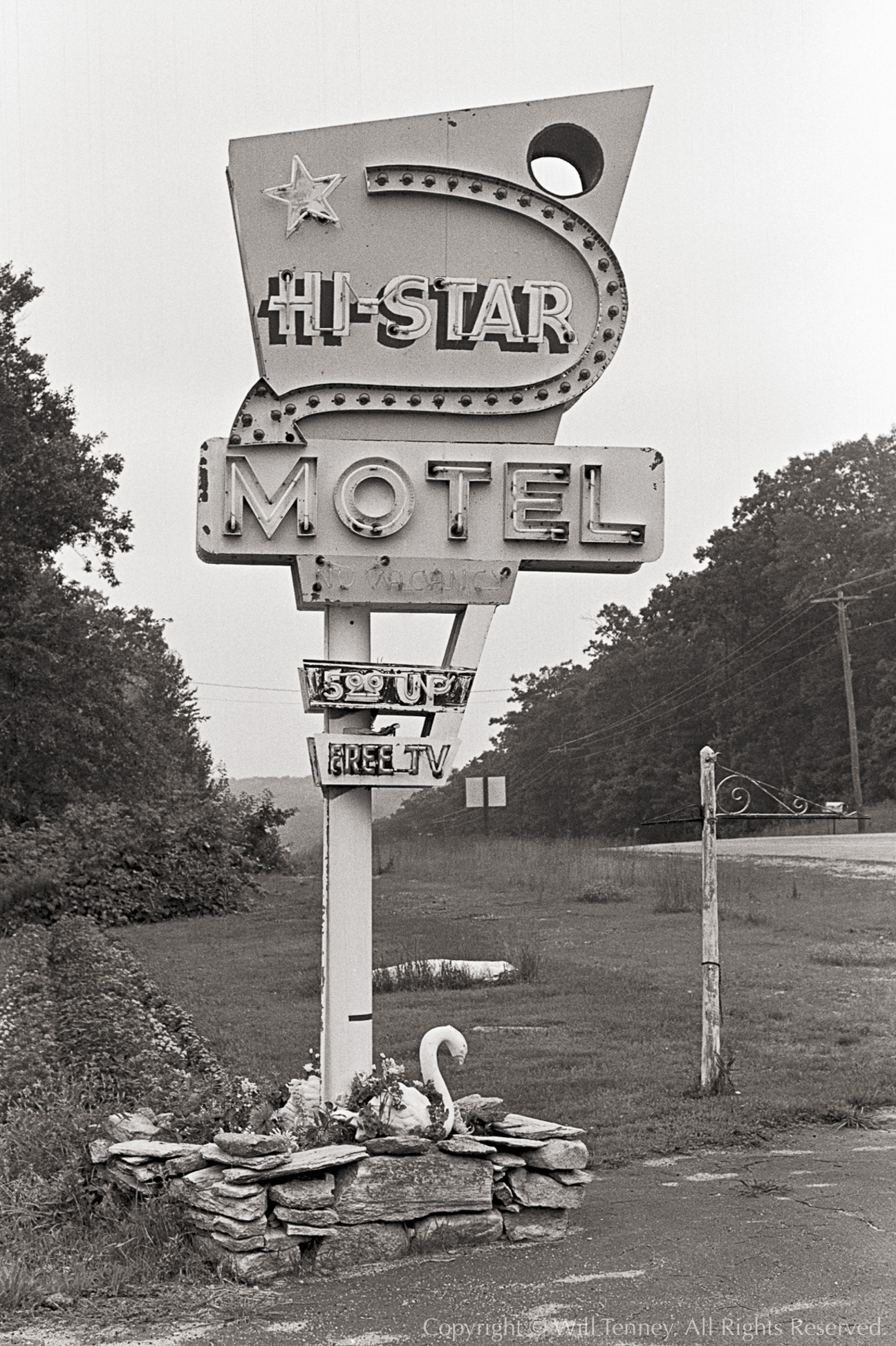 Hi-Star Motel: Photograph by Will Tenney